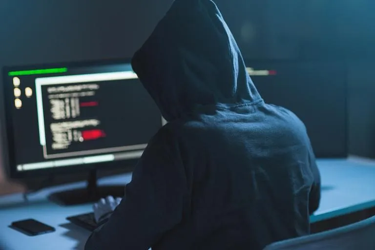 Capa: Cybersecurity Analyst Junior: Baixar Curso Completo 2023