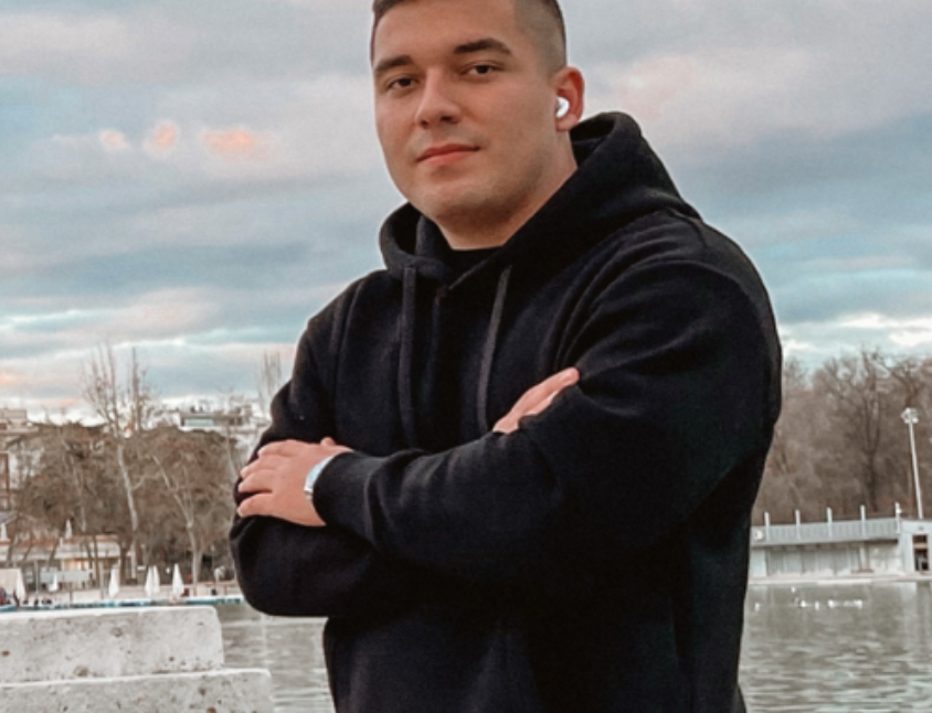 Capa do curso Hustle Minds de Alex Nosse com destaque para estratégias de marketing digital e sucesso online.