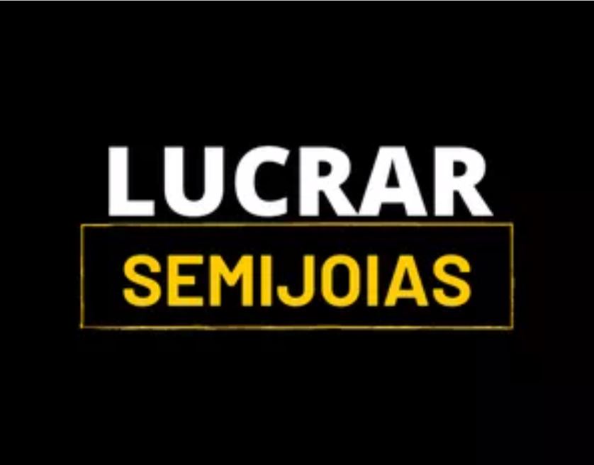 Mulher sorrindo empacotando semijoias brilhantes para envio, com foco em lucro e investimento.