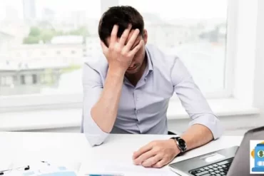 Imagem do curso Robô Milionário de João Pedro com gráficos de crescimento financeiro.