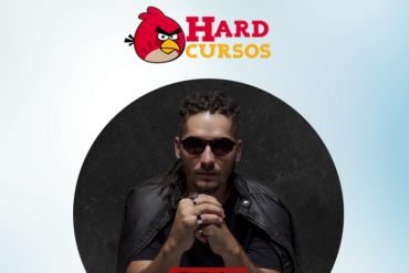 Estudante de marketing digital editando vídeo profissional em celular com aplicativo Filmmaker Cell Pro.