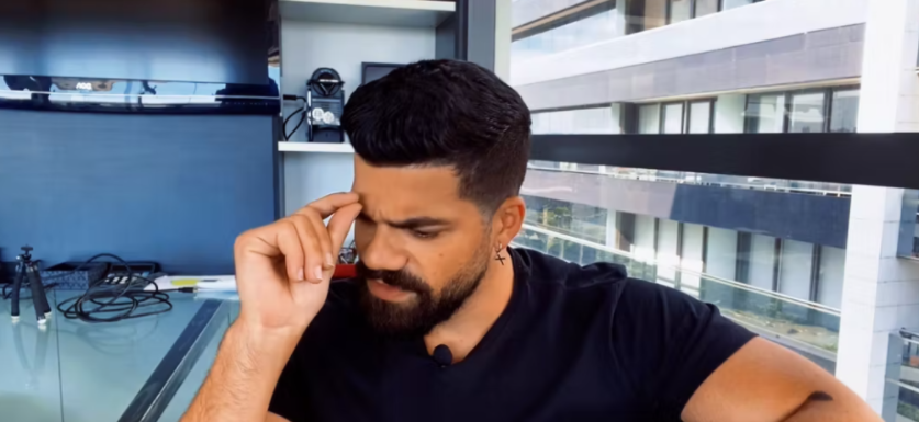 Estrutura de funil de conversão digital com gráficos de crescimento e ícones de vendas