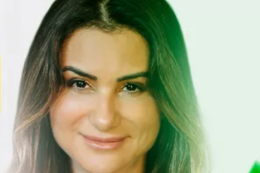 Capa do curso Formação Social Media Rejane Toigo com título claro e visual profissional