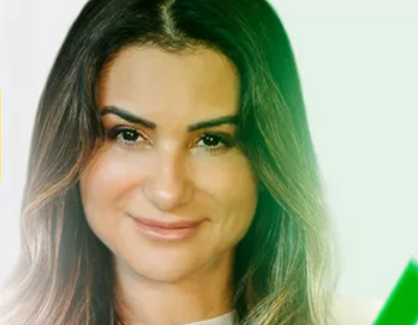 Capa do curso Formação Social Media Rejane Toigo com título claro e visual profissional