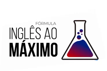 Professor ensinando inglês de forma dinâmica com recursos visuais interativos no curso Formula Ingles ao Maximo Feelen.