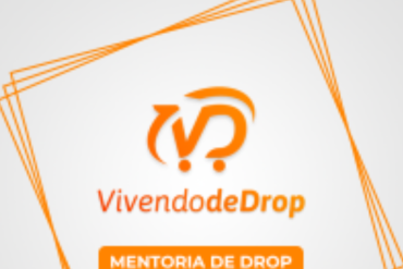 Estudante de marketing digital com laptop abrindo uma loja de dropshipping automatizada com template de nicho.