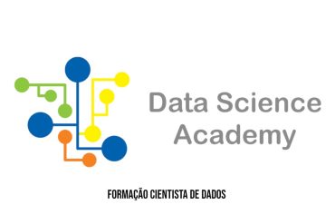 Cientista de Dados em frente a telas com gráficos e códigos, símbolo da DSA.