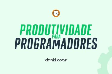 Programador focado codificando em notebook com óculos de desenvolvimento e interface de produtividade.