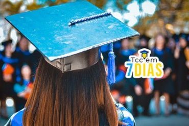 Capa do curso TCC em Sete Dias por Junio Boeche